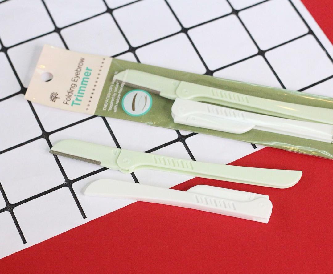 Dao cạo lông mày the face shop folding eyebrow trimmer