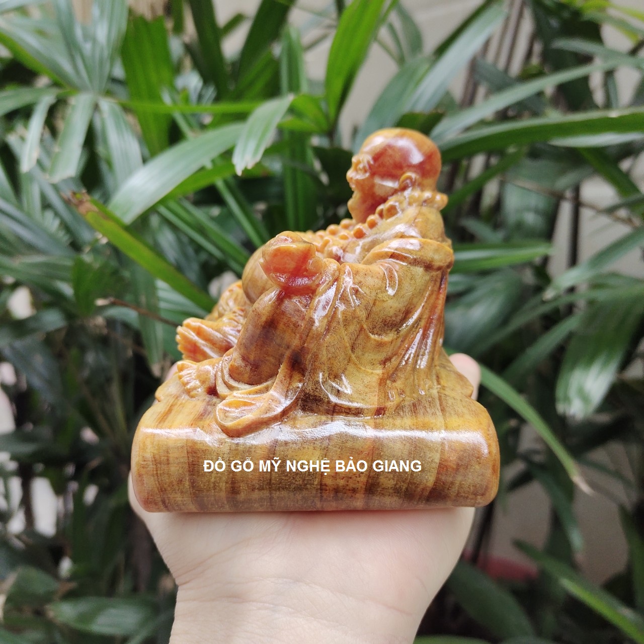 Tượng phật di lặc gỗ huyết long