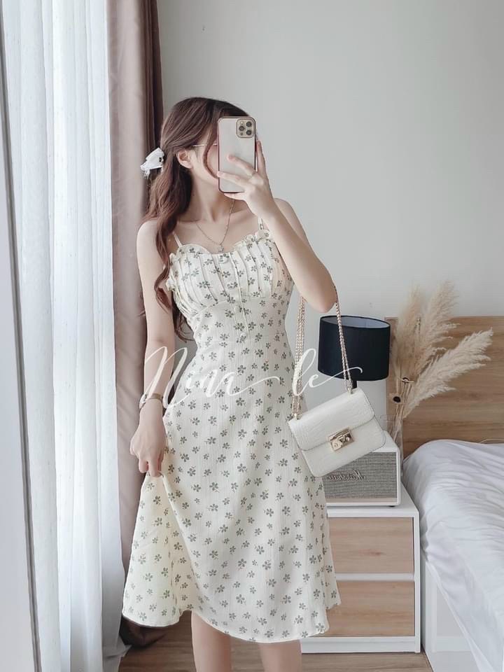 SÉT ĐẦM LỤA 2 DÂY HOA NHÍ XẾP LY NGỰC PHỐI NÚT, KÈM ÁO KHOÁC GÂN MẪU MỚI NHẤT XỊN SÒ CỰC XINH SSMSDX0022