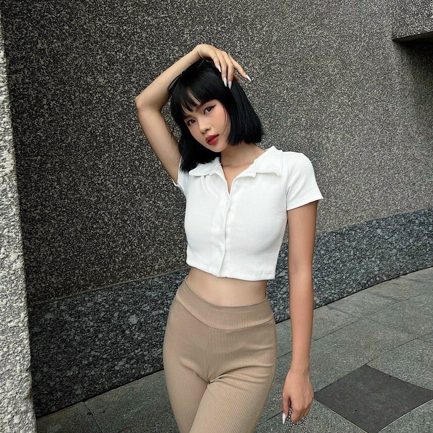 Áo Croptop Cổ Trụ Nút Trơn
