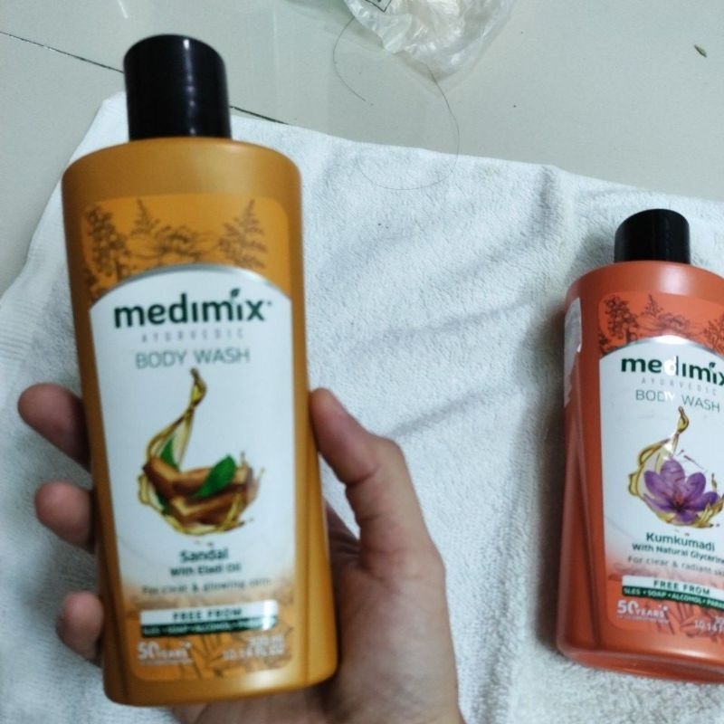 AA AA Sữa tắm ấn độ 300 ml.