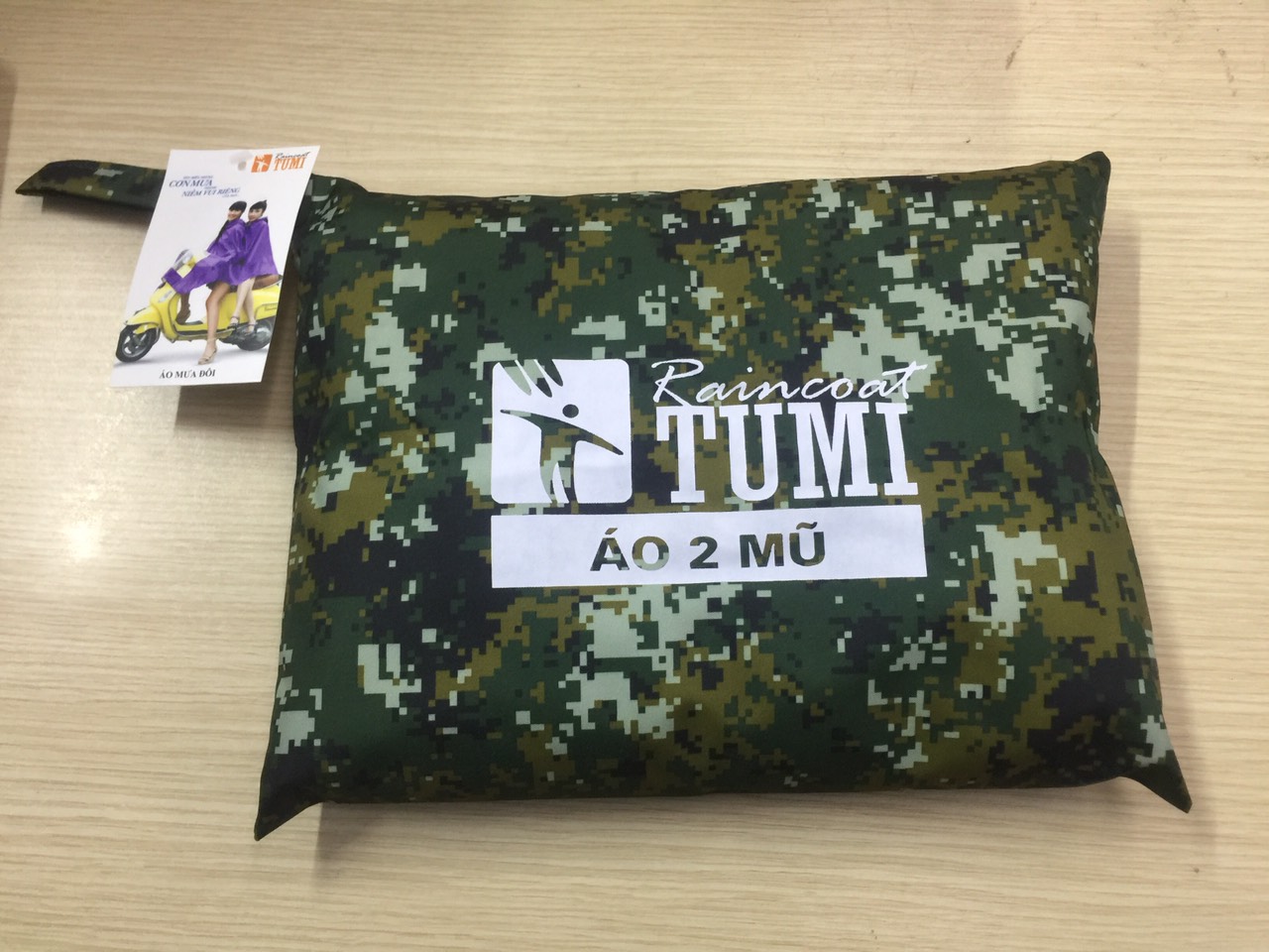 Áo mưa siêu nhẹ tumi họa tiết 1 mũ