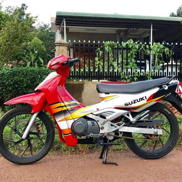 Tem suzuki satria 2000 trắng đỏ