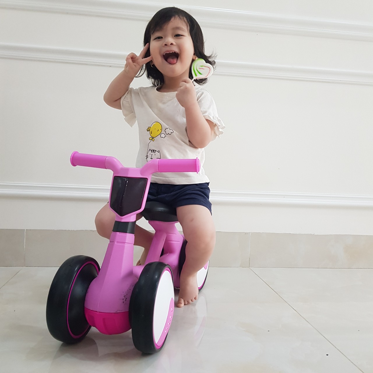 Xe chòi chân cho bé 1006. Xe thăng bằng trẻ em (Có nhạc/ Có đèn Led)