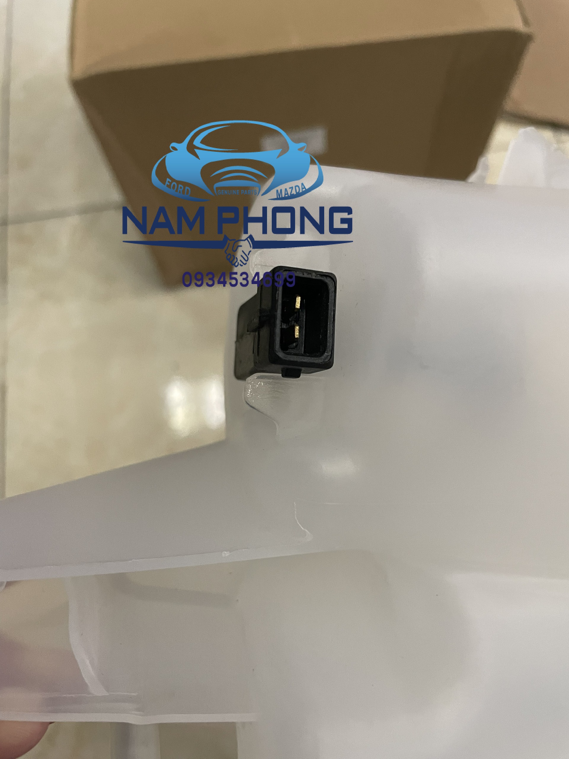 Bình nước phụ Escape 3.0 (có cảm biến ) - 5L8Z8A080AA