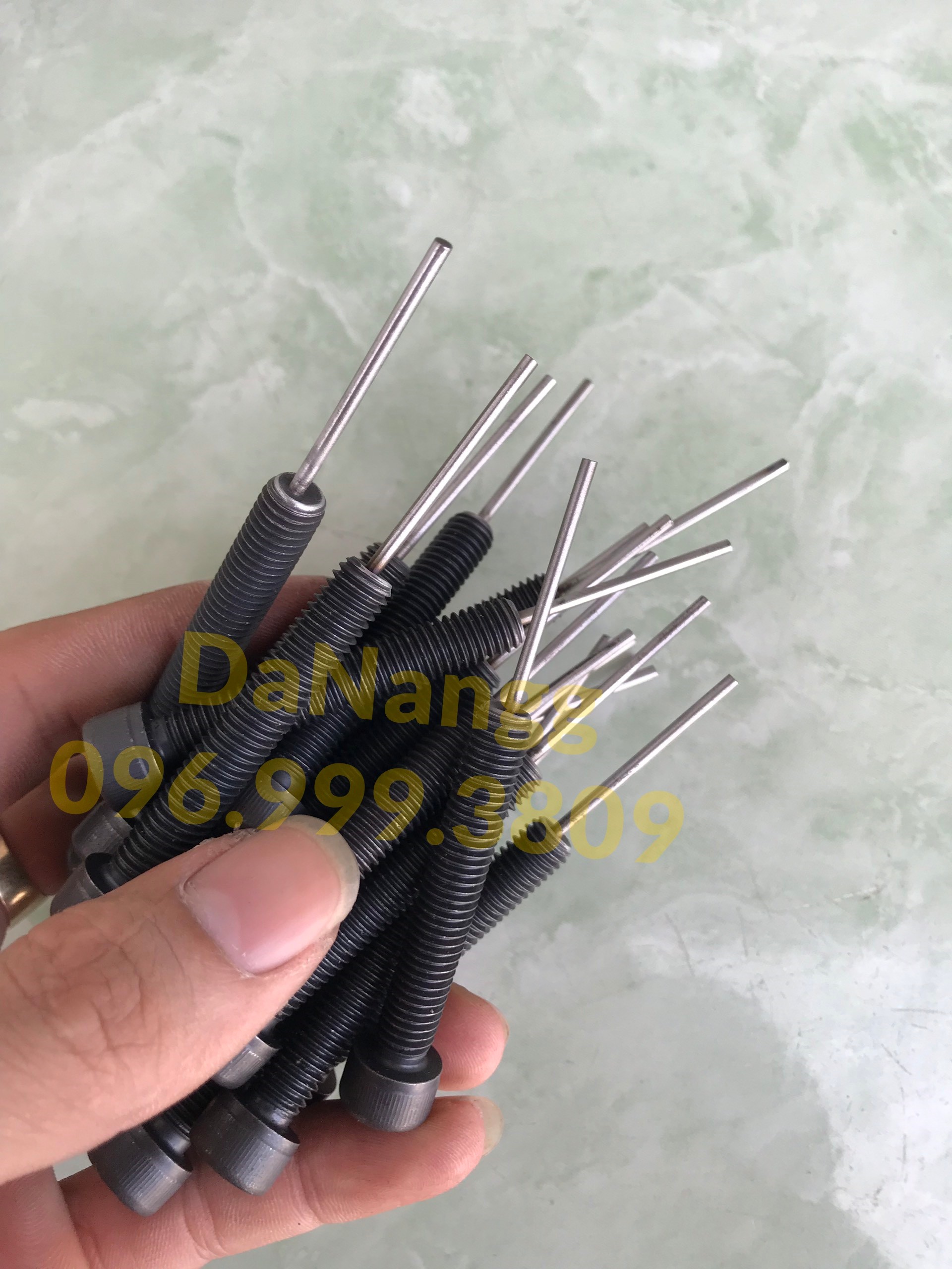 Ty đột xích thay thế