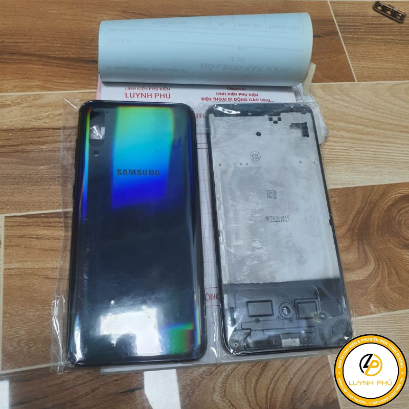 Vỏ samsung A70 A705F có khay sim