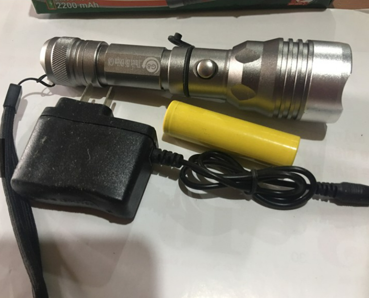Đèn pin led siêu sáng g8- 569