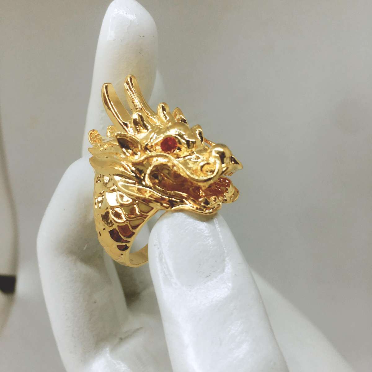 Nhẫn phong thủy Nhẫn Thiên long đính đá đẳng cấp