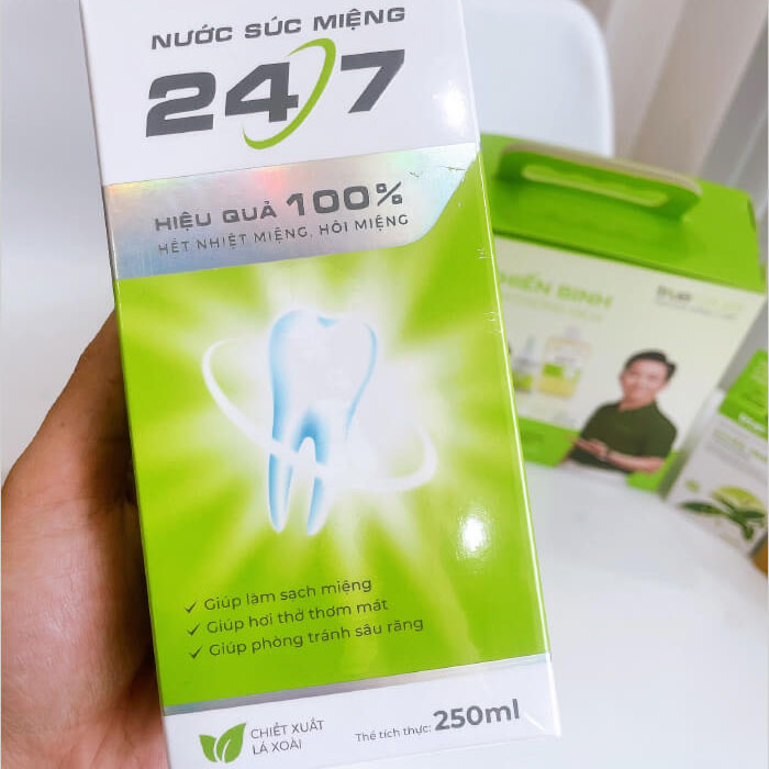 Nước Súc Miệng Thảo Mộc Đông Y True Natural 250ml