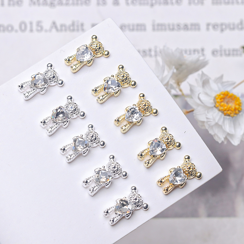 Charm Gấu Đá Ôm Tim Đá Trắng Cao Cấp Đính Móng