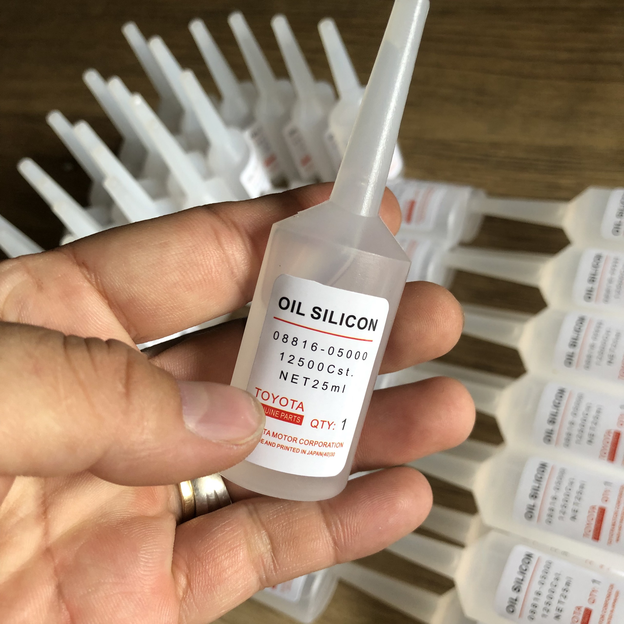 NHỚT CHÂM QUẠT LI TÂM XE Ô TÔ