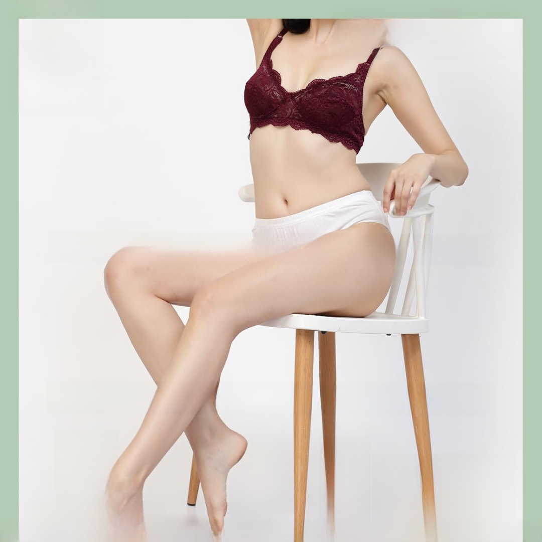Fancy Lace Bridal Double Layered Non Padded & Non-Wired Seamed Medium Coverage Bra Ful Net Premium Bra