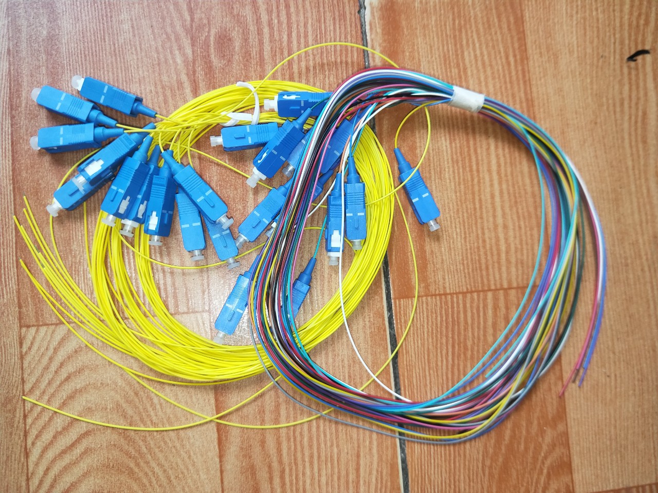 Dây hàn quang Pigtail Singlemode chuẩn SC/UPC 1.5m
