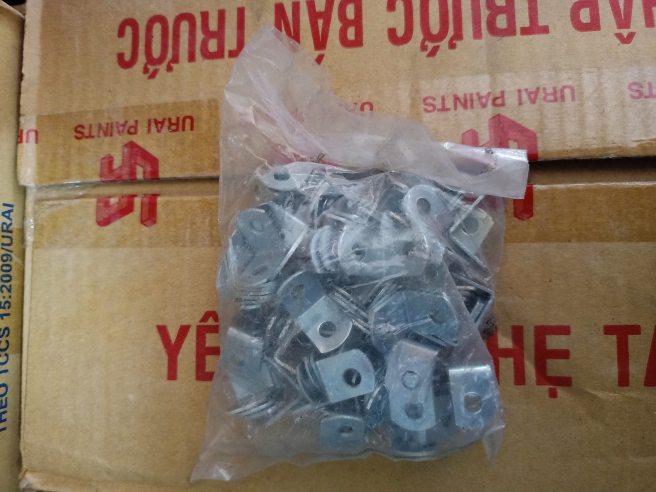 100 CÁI KE GÓC SẮT VUÔNG 1F5