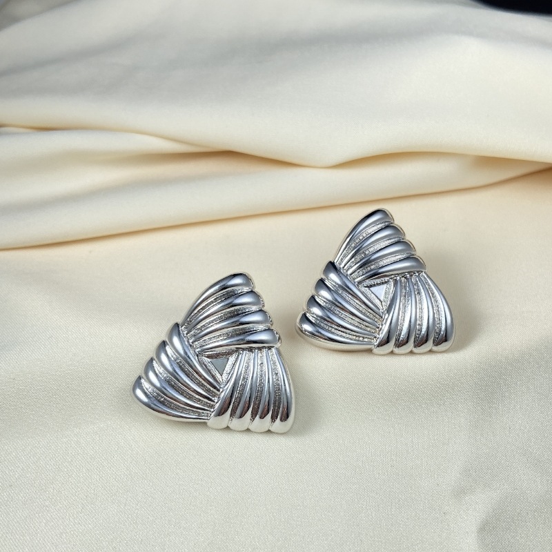 %E3%80%90Trendy%20designs%E3%80%912024%20Niche%20Elegant%20Vintage%20Feather%20Earrings%20Golden%20Stripe%20Wrapped%20Triangle%20Stud%20-%20Image%206