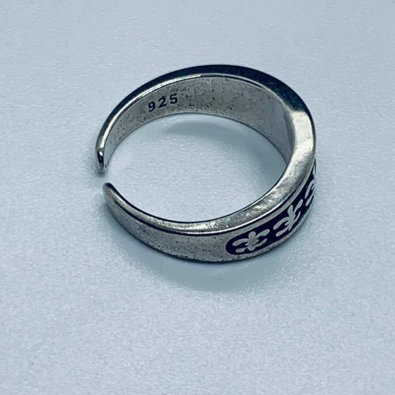 Nhẫn unisex Chrome Heart hoạ tiết mỏ neo bạc .