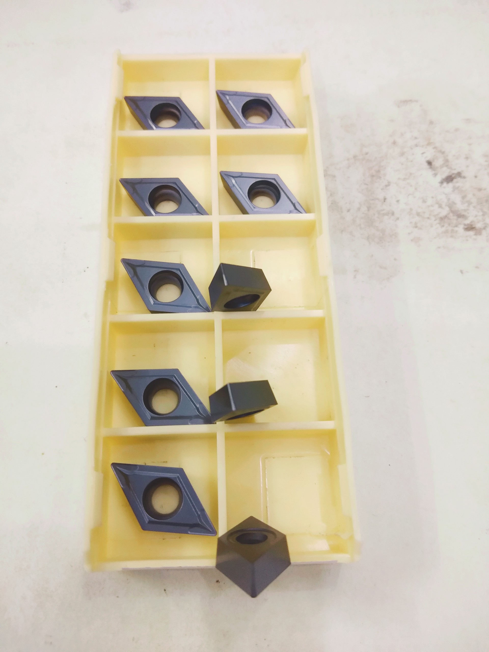 MẢNH CHÍP DC11 - R04