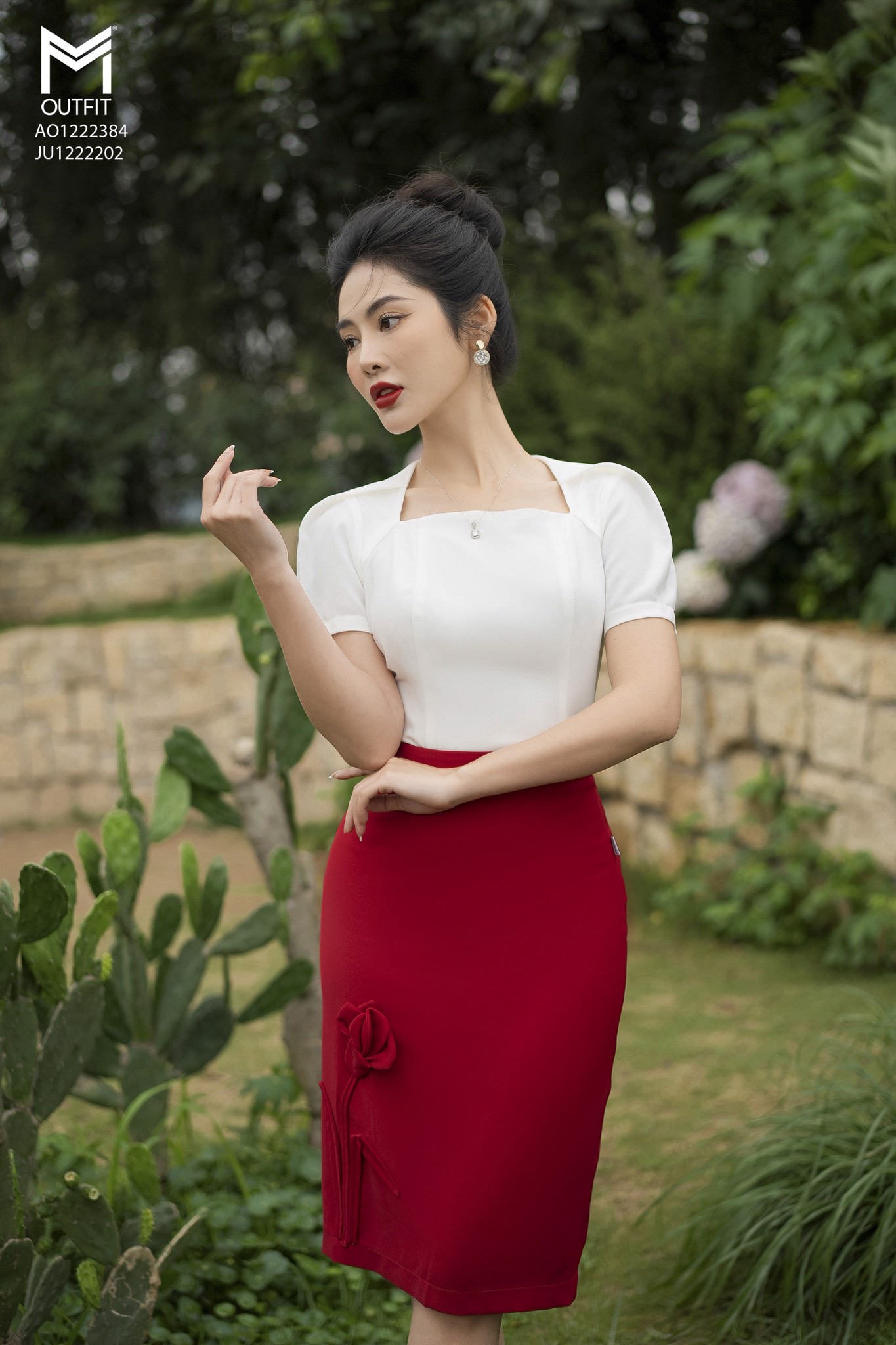 Áo sơ mi cộc tay, dáng ôm eo - Mmoutfit