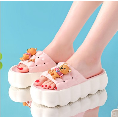 Dép nữ quai ngang đế dày 4cm sticker GẤU HOA, Dép bánh mì hoa EVA thời trang chọn tăng 1 size Maipy D373