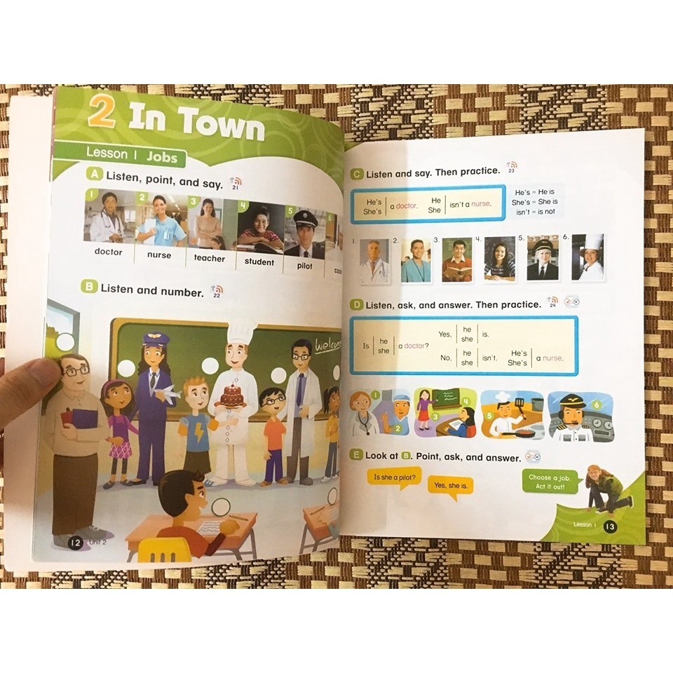 Everybody Up 2 bản 2nd edition