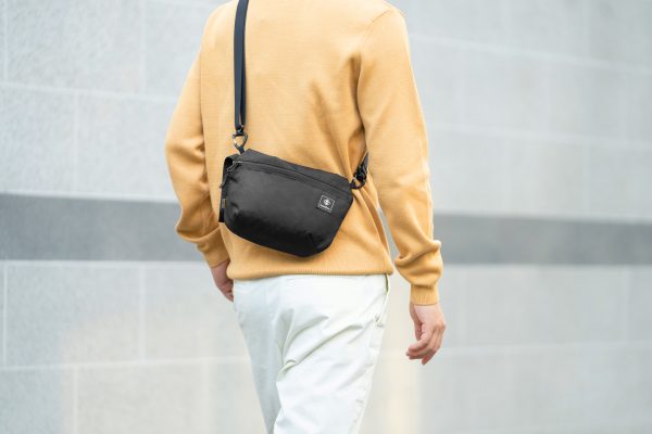 Túi đeo chéo bao tử Tomtoc Basic Accessory Unisex - Hàng chính hãng