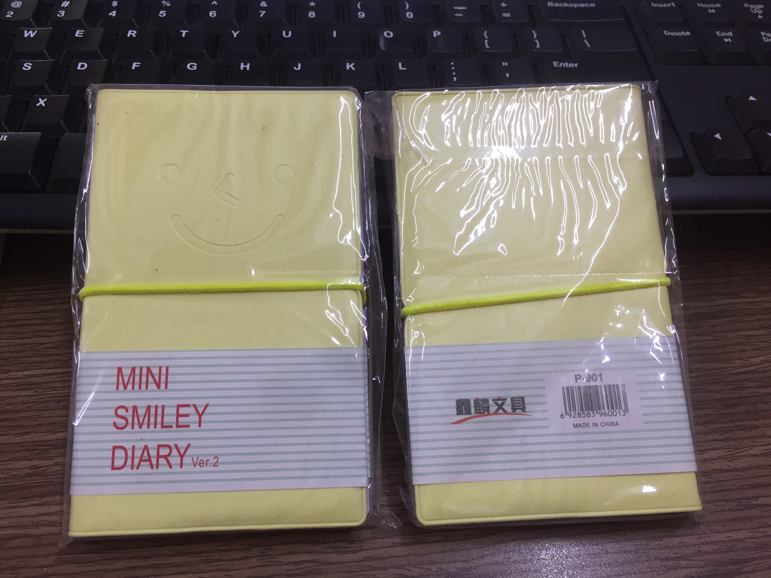 Sổ tay da mini bỏ túi P-901 hình mặt cười