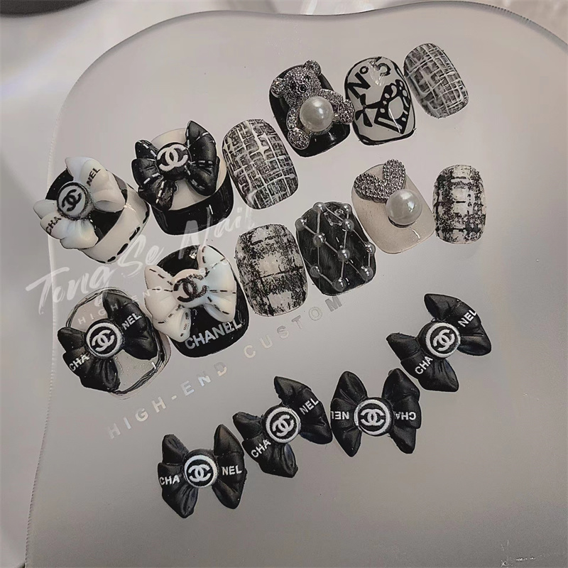 Charm Nơ Thương Hiệu Chanel Trắng Đen Đính Móng NZ19