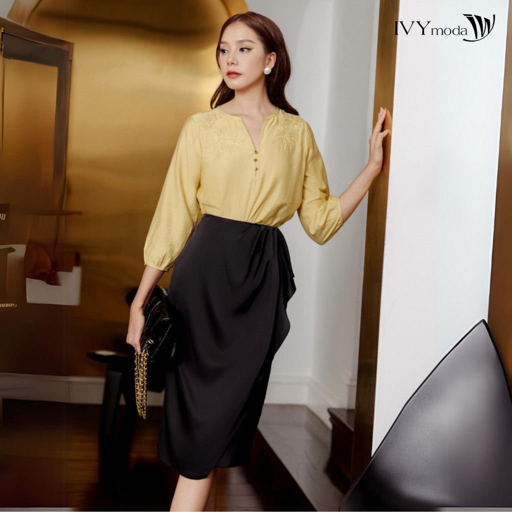 Chân váy tà lệch xếp ly IVY moda 31M7745