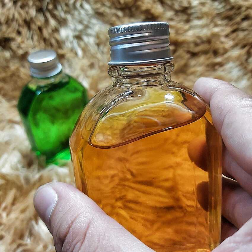 Chai Thủy Tinh Nhỏ 100ML (combo 2 cái) cao cấp vuông vát vai kiểu dẹt nắp nhôm - Chai Thủy Tinh Dẹt - Chai Thủy Tinh Mini - Lọ Thủy Tinh Nhỏ