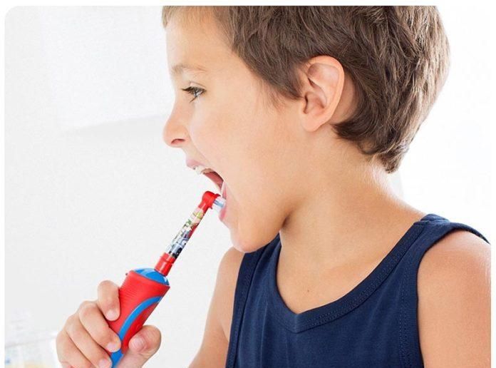 Bàn chải đánh răng điện Oral-B Stages Power cho bé