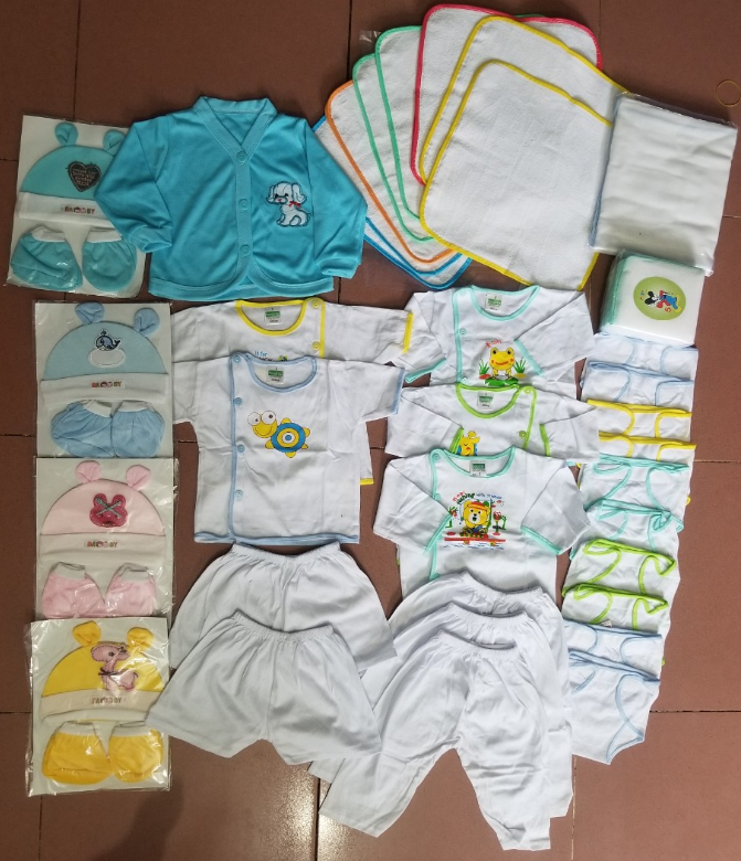 Combo đồ sơ sinh giá rẻ cho bé trai bé gái 340 (1 áo khoác, 2 bộ ngắn tay, 3 bộ dài tay, 10 khăn sữa, 10 quần đóng bìm, 10 tấm lót, 4 nón bao tay chân)