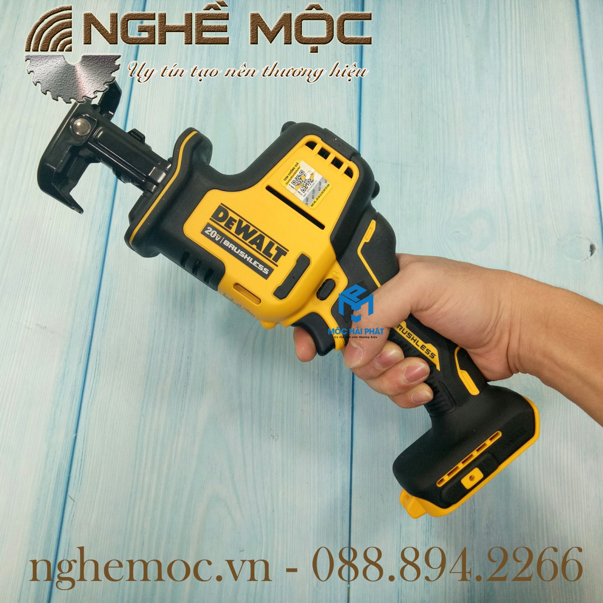Dewalt DCS369 Máy cưa kiếm pin cầm tay
