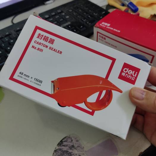 Cắt băng dính cầm tay Deli E801 [ Cắt băng Keo Deli E801 ]