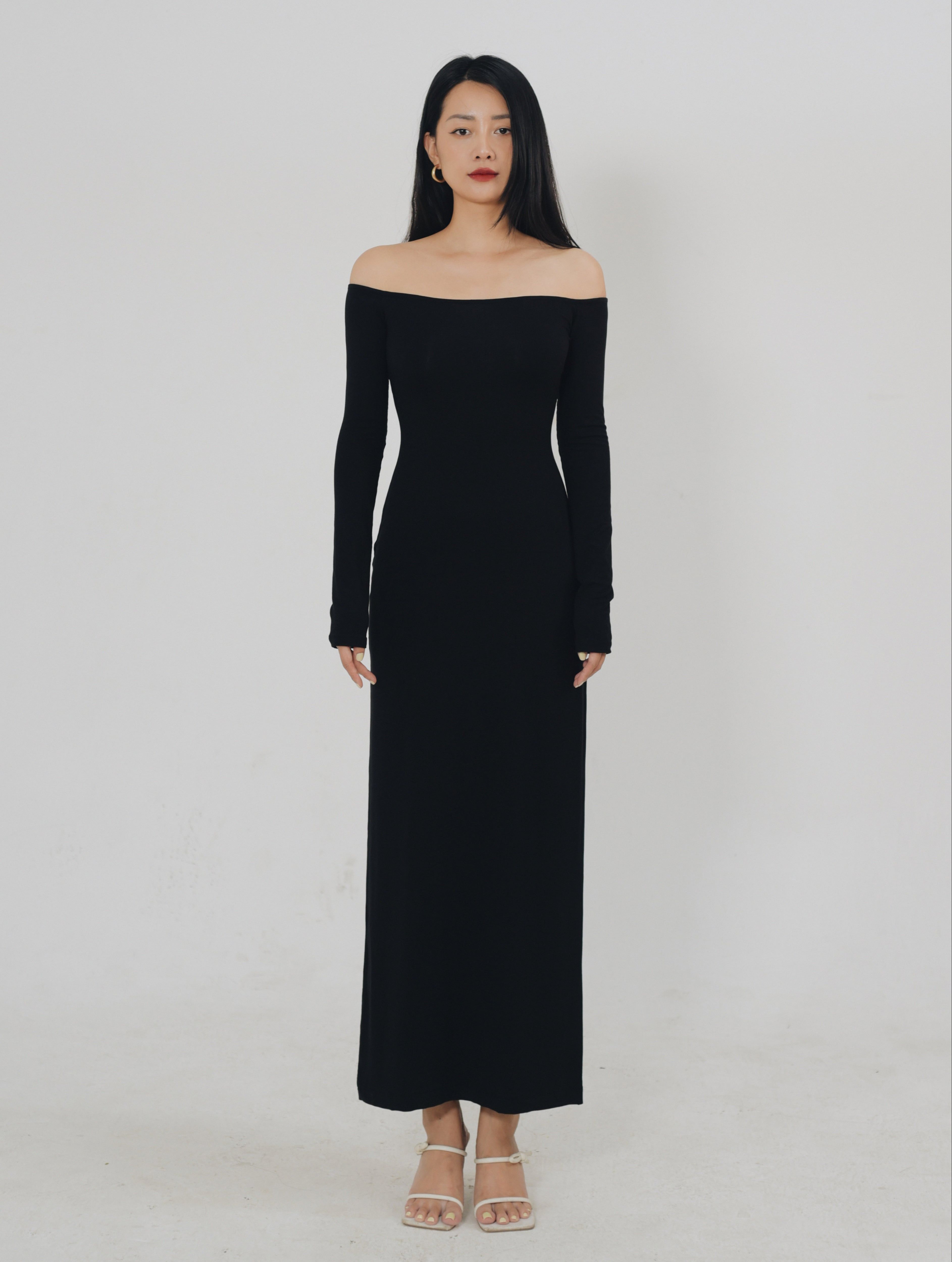Đầm Cotton Trễ Vai Ôm Sát Màu Đen By Ther Design