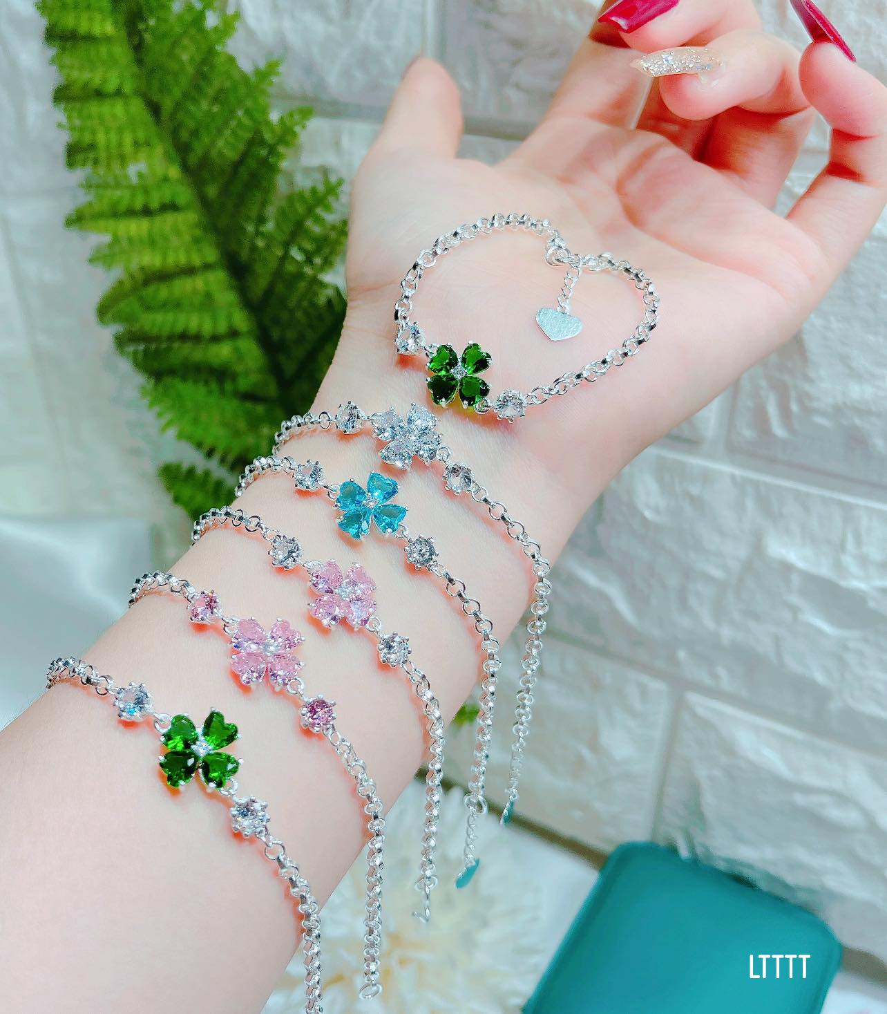 Lắc tay bạc đính đá cỏ bốn lá