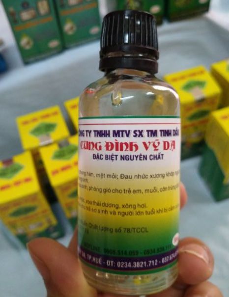 Dầu tràm Cung đình vỹ dạ 50ml ( chính hãng loại nguyên chất , ĐẶC SẢN HUẾ )