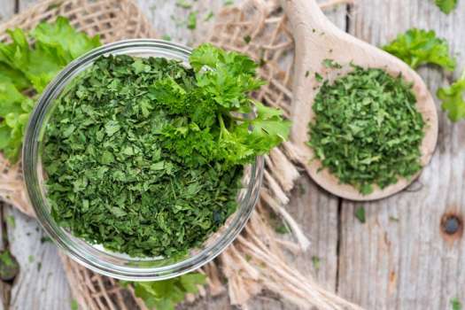 Lá Mùi Tây gia vị sấy khô nhập khẩu ( Parsley ) làm nước sốt, ướp thịt