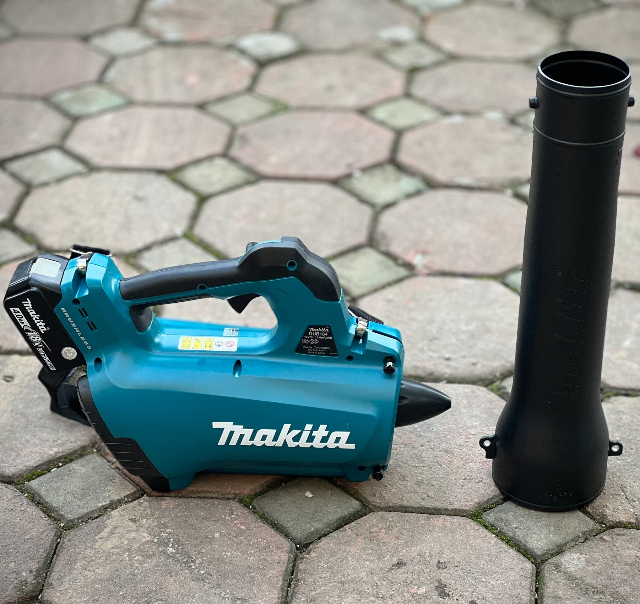 Makita DUB184 Máy thổi lá/bụi dùng pin 18V