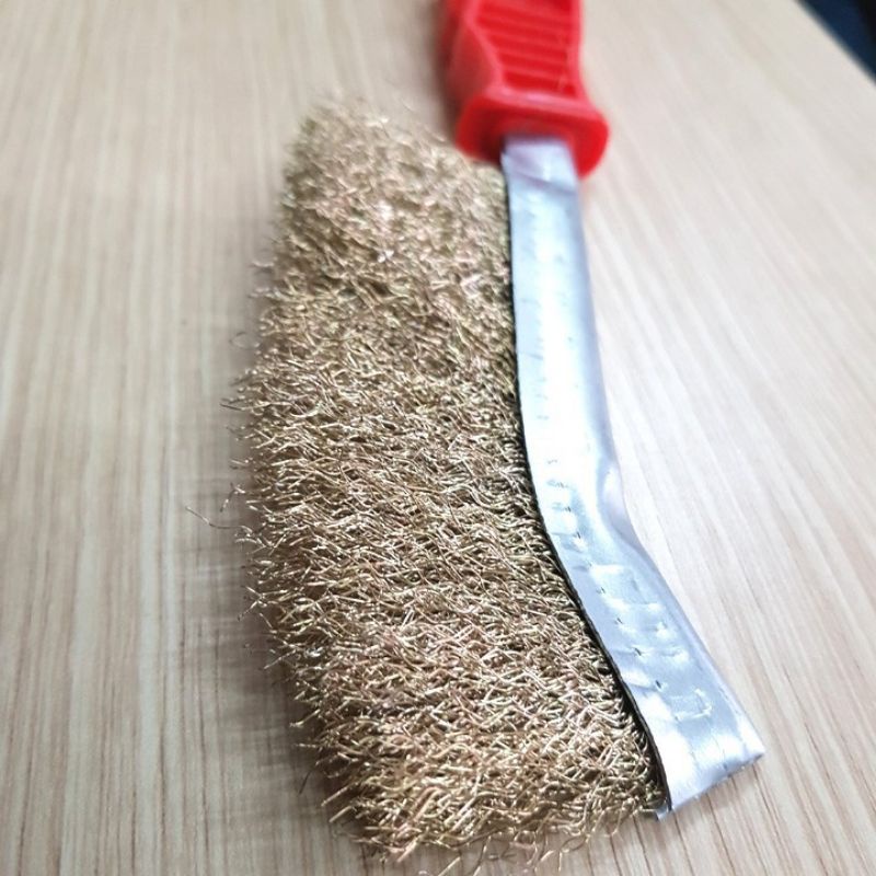bàn chải sắt đánh rỉ sét