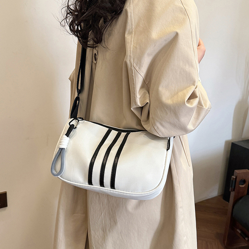 Nylon%20Fashion%20Large%20Capacity%202025%20Casual%20Crossbody%20Dumpling%20Shoulder%20Tote%20Bag%20BANGCHEN%20-%20Image%203