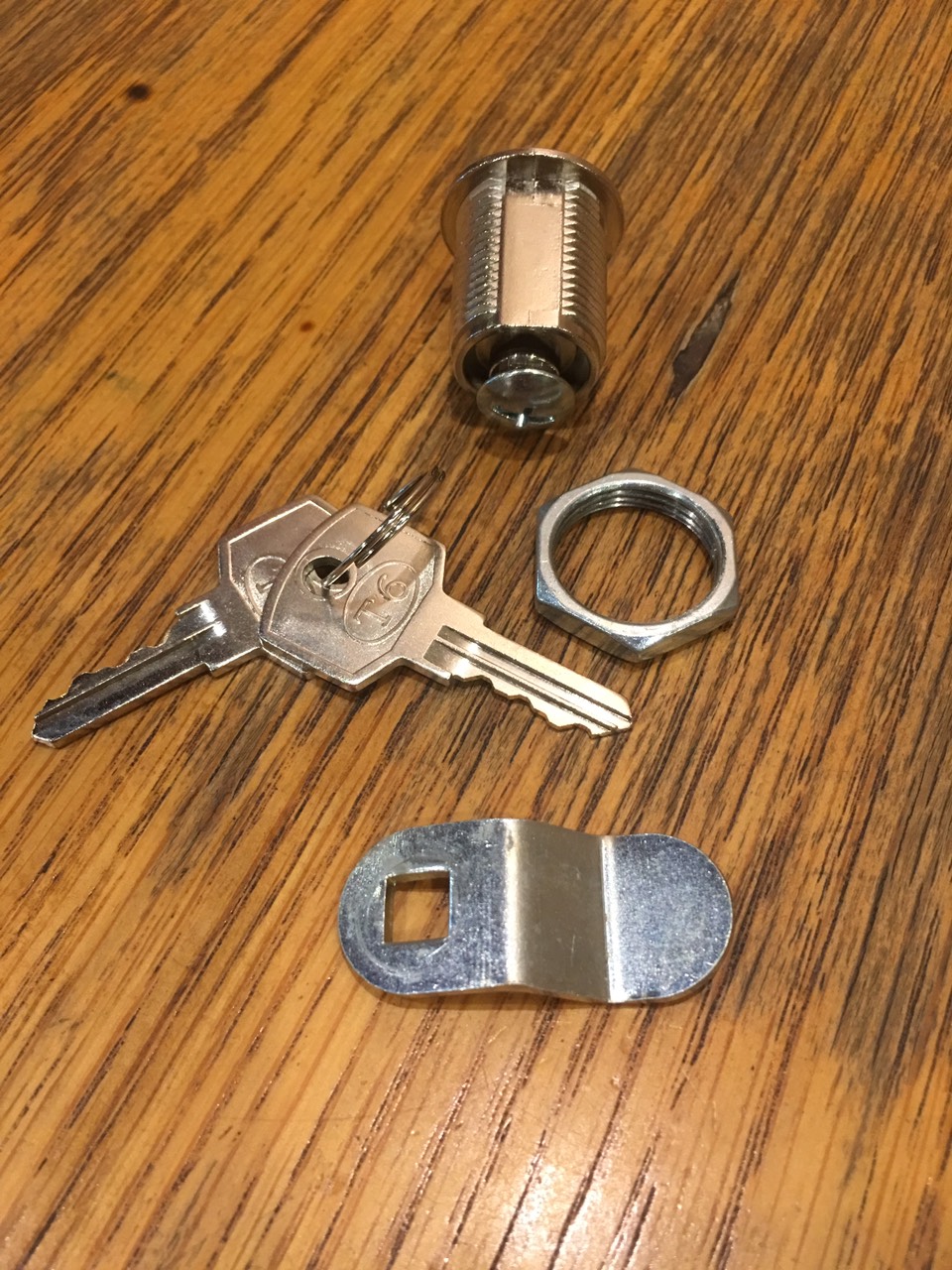 Khóa tủ locker T6-20MM Bas cong
