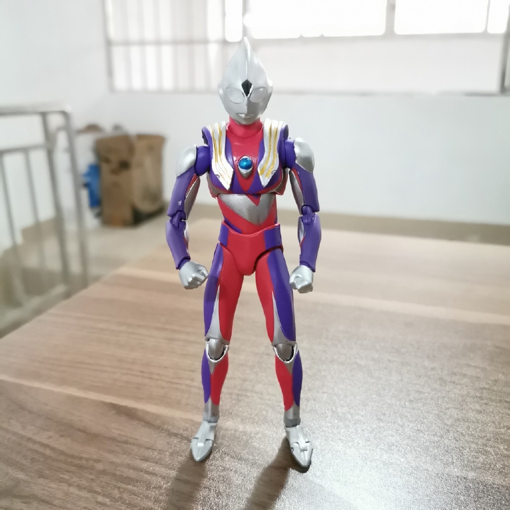 Đồ chơi mô hình Ultraman Tiga Zero Geed