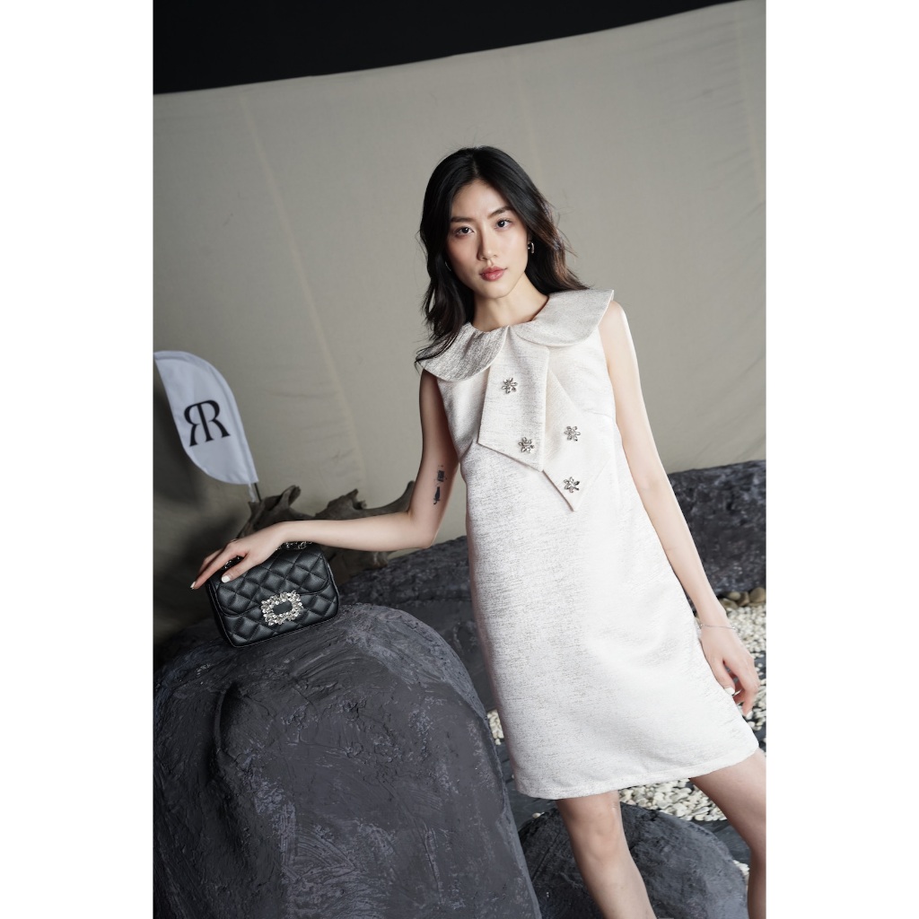RẬP - Đầm Cổ Tròn Bèo Cổ Chéo Đính Đá - PRIME 07