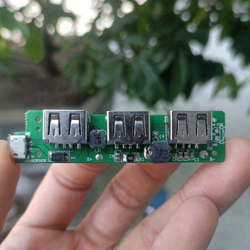 Mạch sạc dự phòng 5v2a - 3 cổng usb