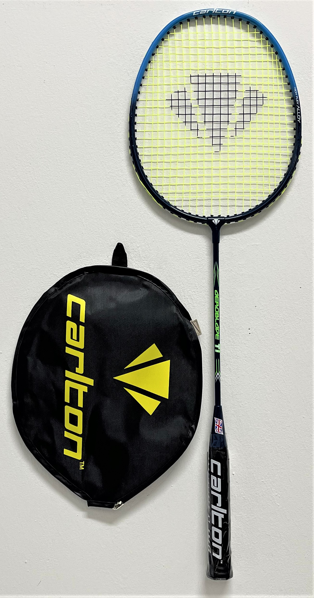 Carlton Beginners Badminton Racket. Model Aeroblade TI. Suitable for School and Outdoors