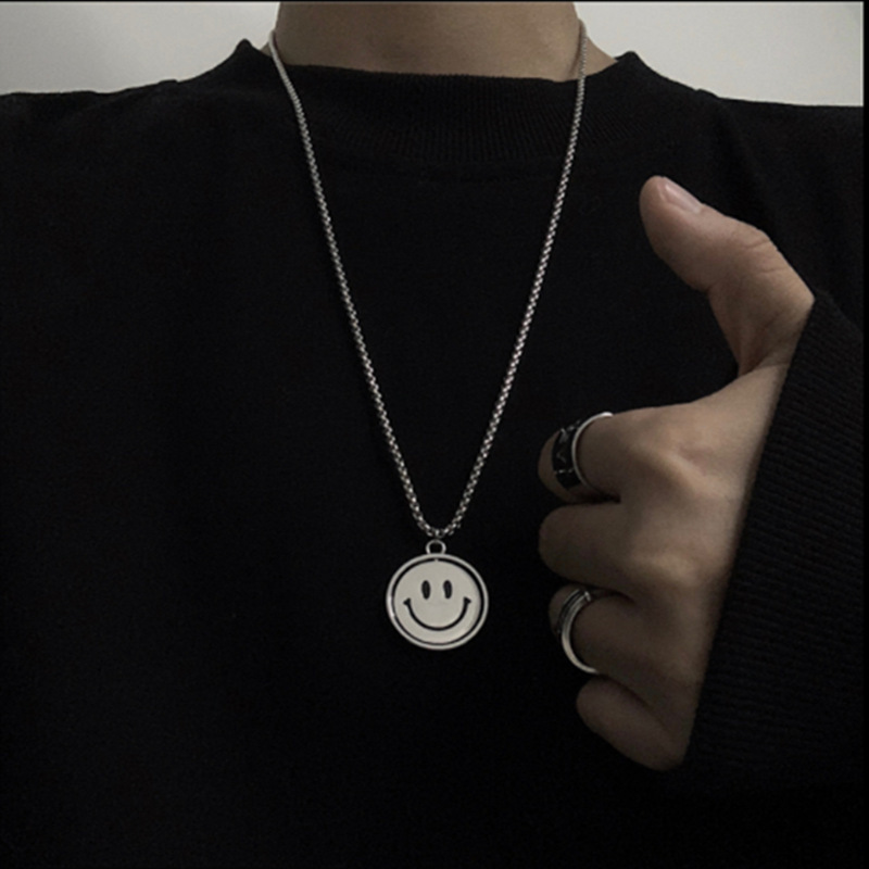 %E3%80%90Cheap%E3%80%91Rotatable%20Smiley%20Face%20Necklace%20Men's%20Street%20Dance%20Necklace%20Gift%20Necklace%20Men's%20Necklace%20Justin%20Bieber%20Neck%20Pendant%20Same%20-%20Image%202