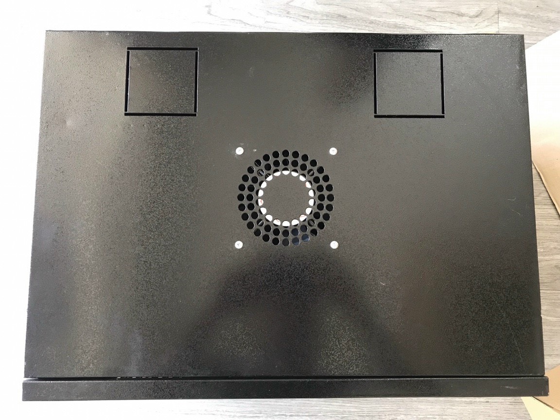 Tủ rack 6U có ổ cắm điện