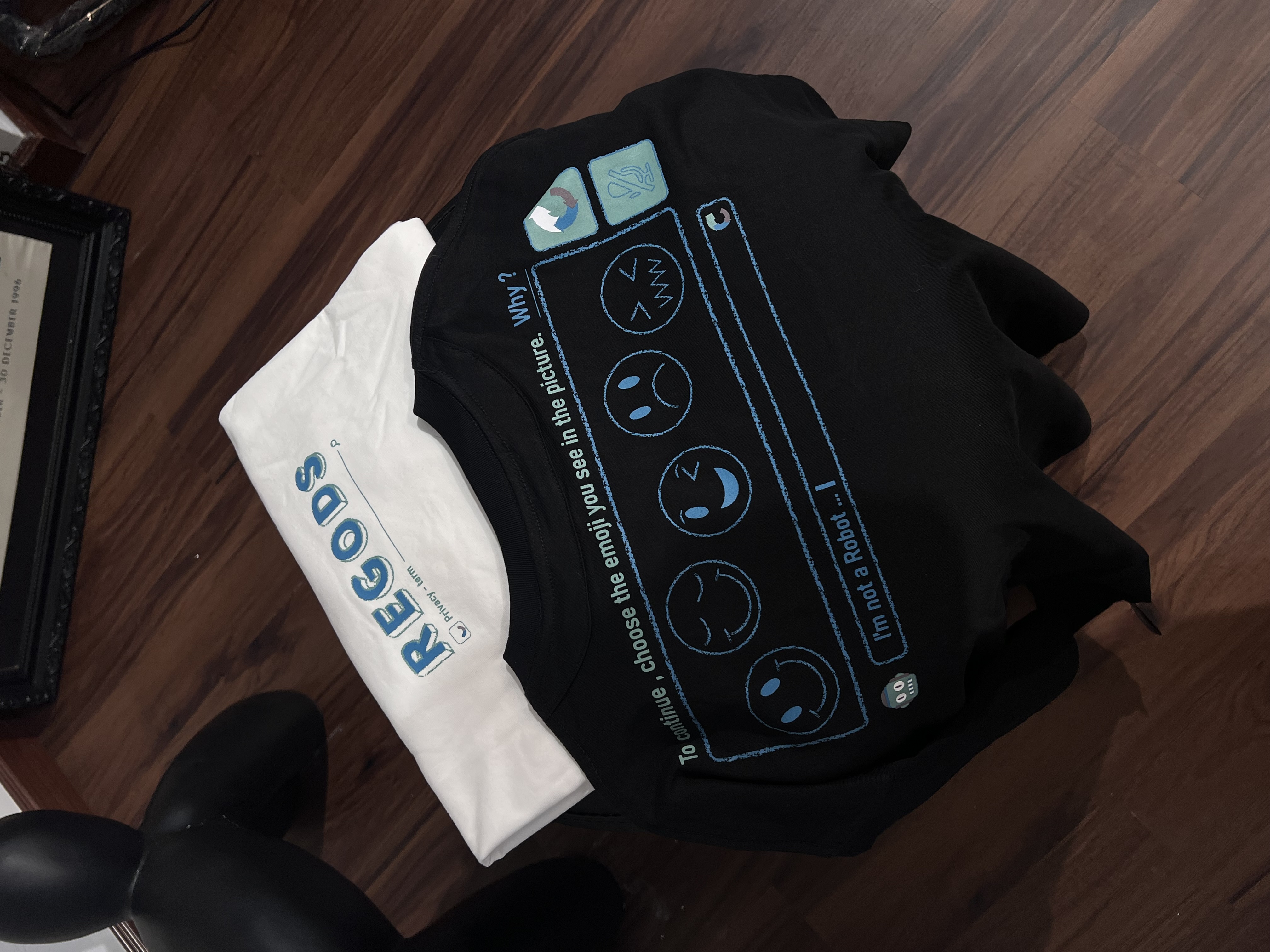 TEE NOT ROBOT