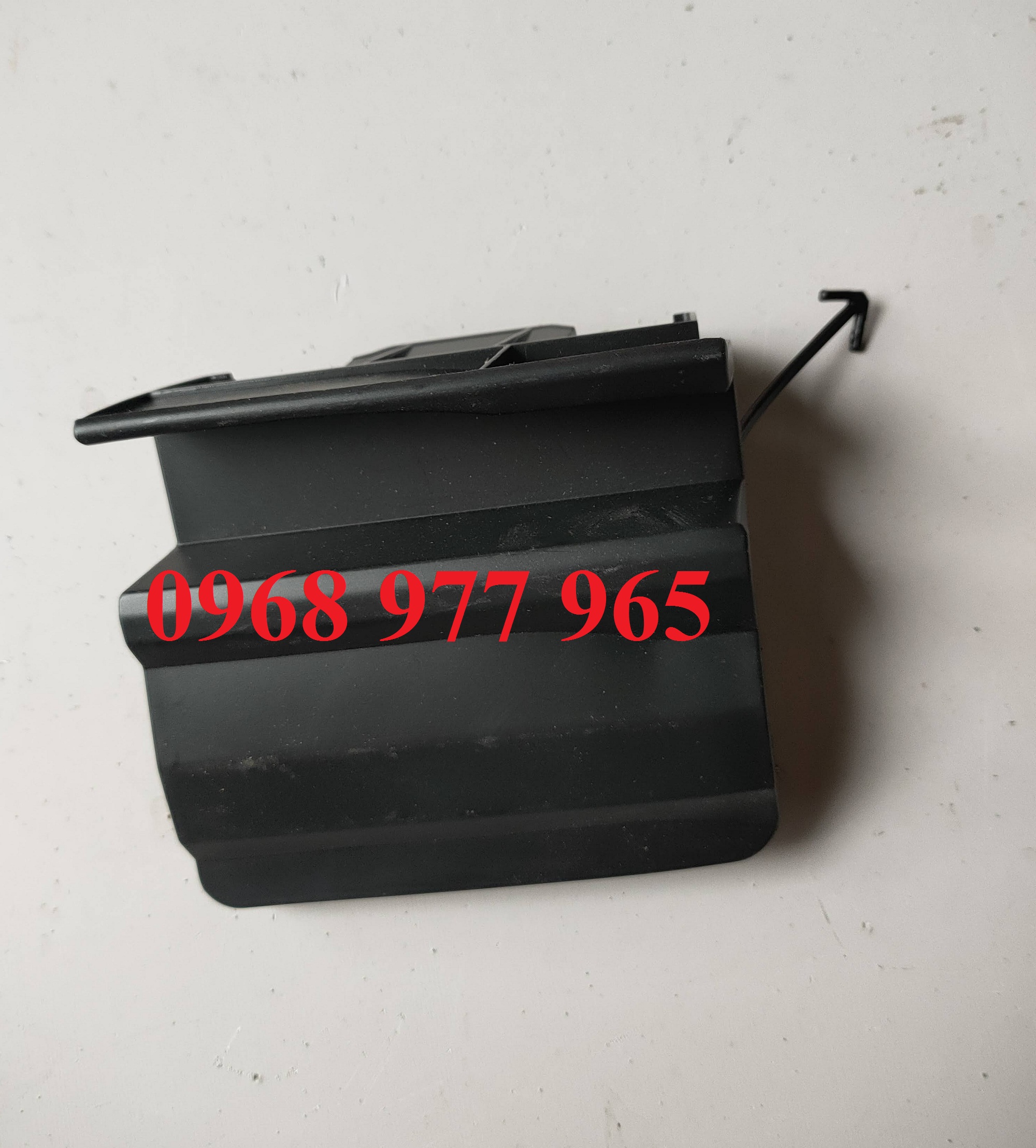 Nắp đậy móc kéo xe Vios 18-20 (Nắp che móc cứu hộ lưới cản trước)